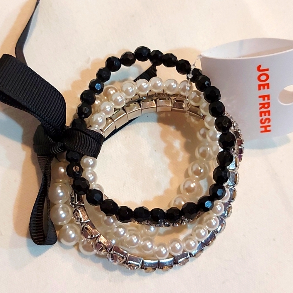 NWT Joe Fresh 5pc rhinestone & pearls bracelet